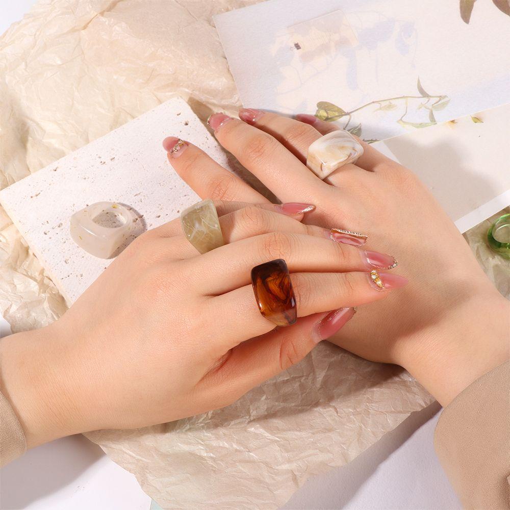 Nhẫn Acrylic Trong Suốt Hoạ Tiết Vân Đá Cho Nữ