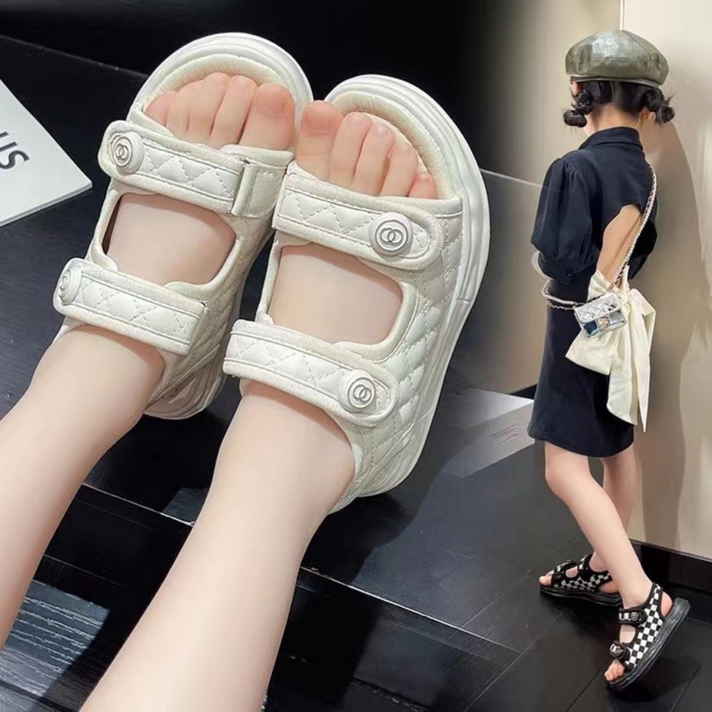 Sandal bé gái đi học, đi chơi, họa tiết may quả trám XD05