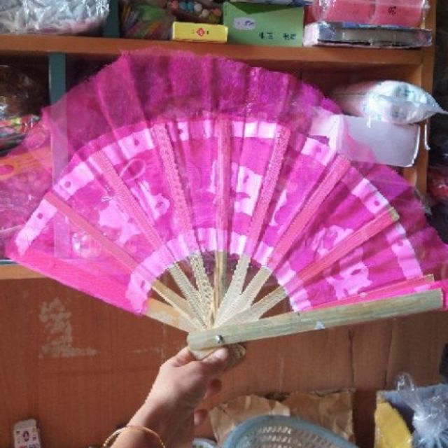 10 chiếc quạt múa
