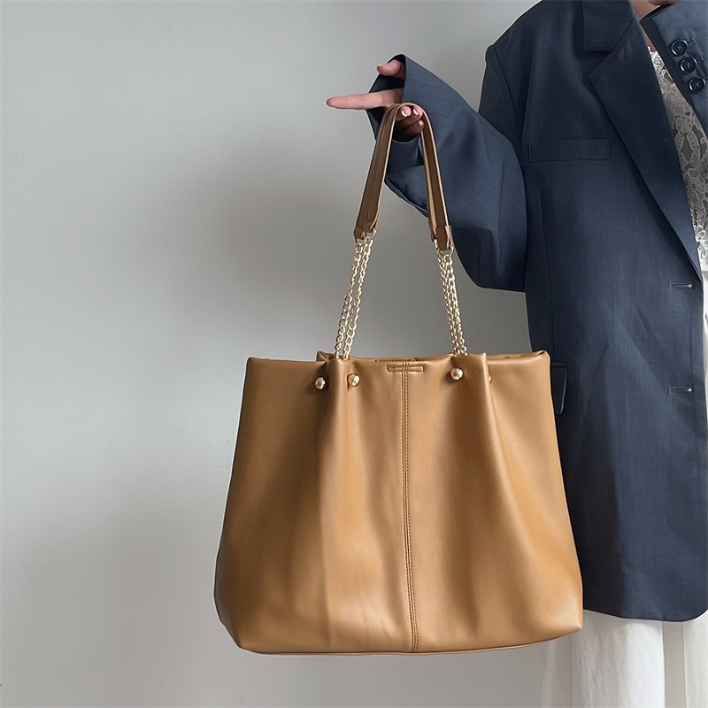 Túi Đeo Vai Cỡ Lớn Bằng Da Mềm Phối Dây Đeo Sợi Xích Thời Trang Cho Nữ