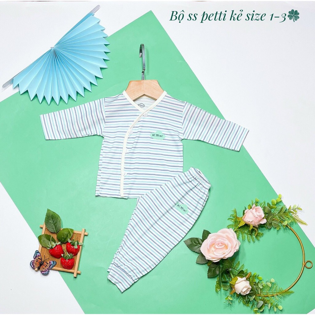 Bộ quần áo dài tay cài lệch pettit Hi! Mom Kids mã kẻ cho bé 3-8kg