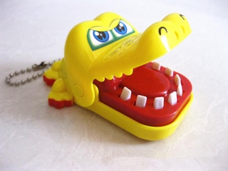 CREATIVE CROCODILE Đồ Chơi Cá Sấu Cắn Tay