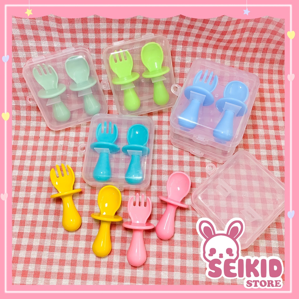 Bộ thìa dĩa ngắn có nút chống hóc (kèm hộp) cho bé tập ăn dặm nhựa cao cấp chịu nhiệt nhiều màu Seikid Store