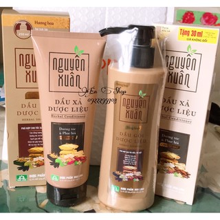 Dầu gội Dược liệu Nguyên Xuân Bồng bềnh Hương hoa. Phù hợp cho tóc dầu, tóc bết