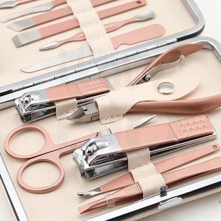 Bộ bấm móng hồng 18 chi tiết vô cùng tiện lợi, xinh xấn