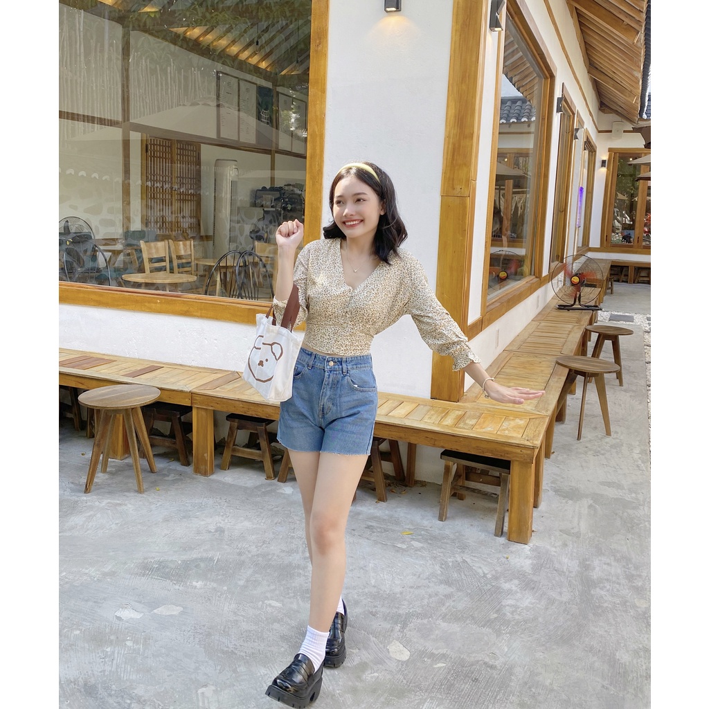 Áo Floral Croptop Hoa Nhí Kiểu Thời Trang