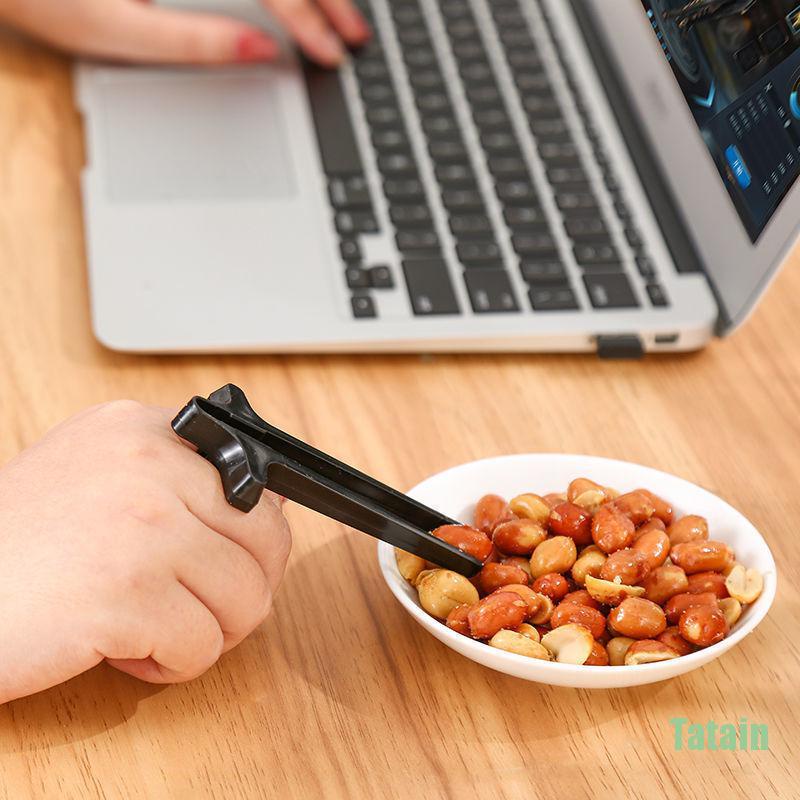 Giá đỡ đũa đeo ngón tay tiện dụng