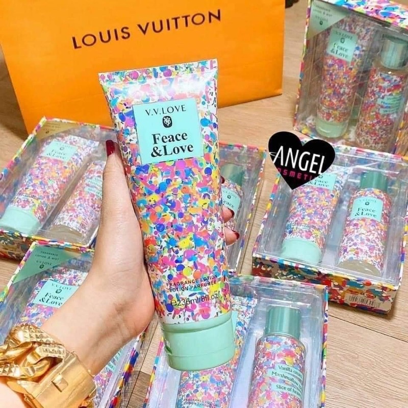 Combo 2 Món Xịt Thơm Body Mist  Với Lotion Dưỡng Thể Victoria Secre Hương Thơm Ngào Ngạt