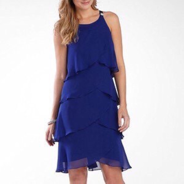 Váy fashion xuất xịn. Giá 298k giảm 50% chỉ còn 149k. SIÊU RẺ