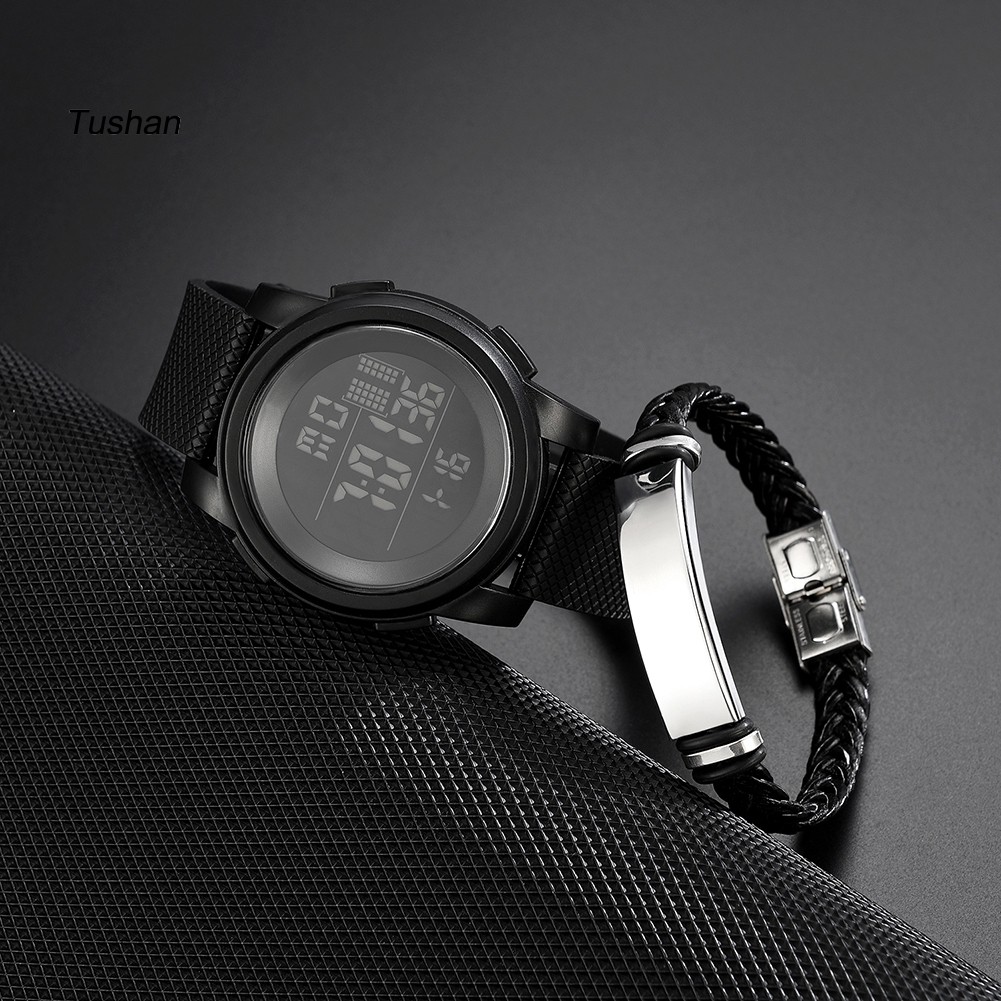 Bộ 2 món gồm đồng hồ điện tử chống thấm nước và vòng đeo tay thể thao cho nam | BigBuy360 - bigbuy360.vn