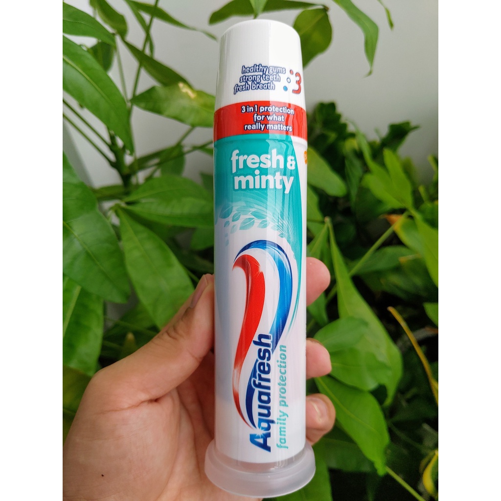 Kem đánh răng Aquafresh Family Protection Fresh and Minty Toothpaste dạng ống 100ml