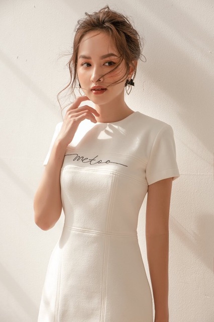 [Mã SKAMA06 giảm 8% tối đa 50K đơn 250K] Đầm trắng thêu metoo (kèm hình thật) | BigBuy360 - bigbuy360.vn
