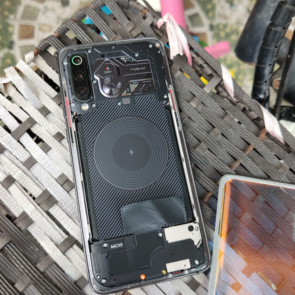 Nắp lưng Xiaomi Mi 9 hiệu ứng siêu đẹp