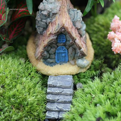 Mô hình ngôi nhà mini thiết kế ông già Noel để trang trí sân vườn
