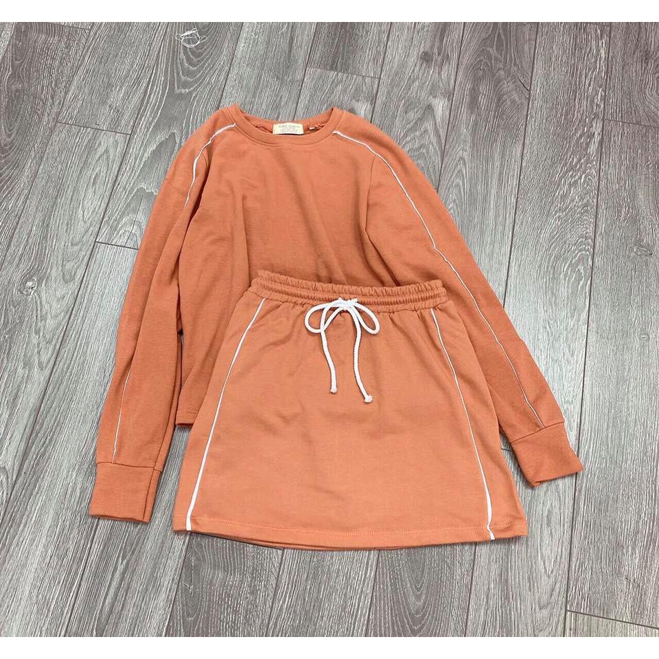 Set áo thể thao kèm váy