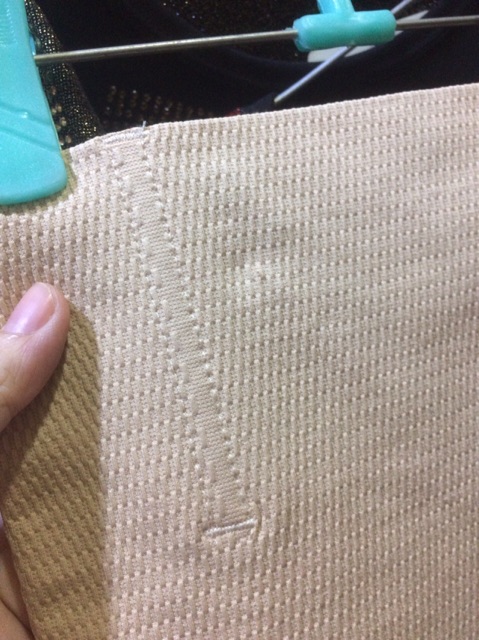 Quần gen có thanh chống cuộn