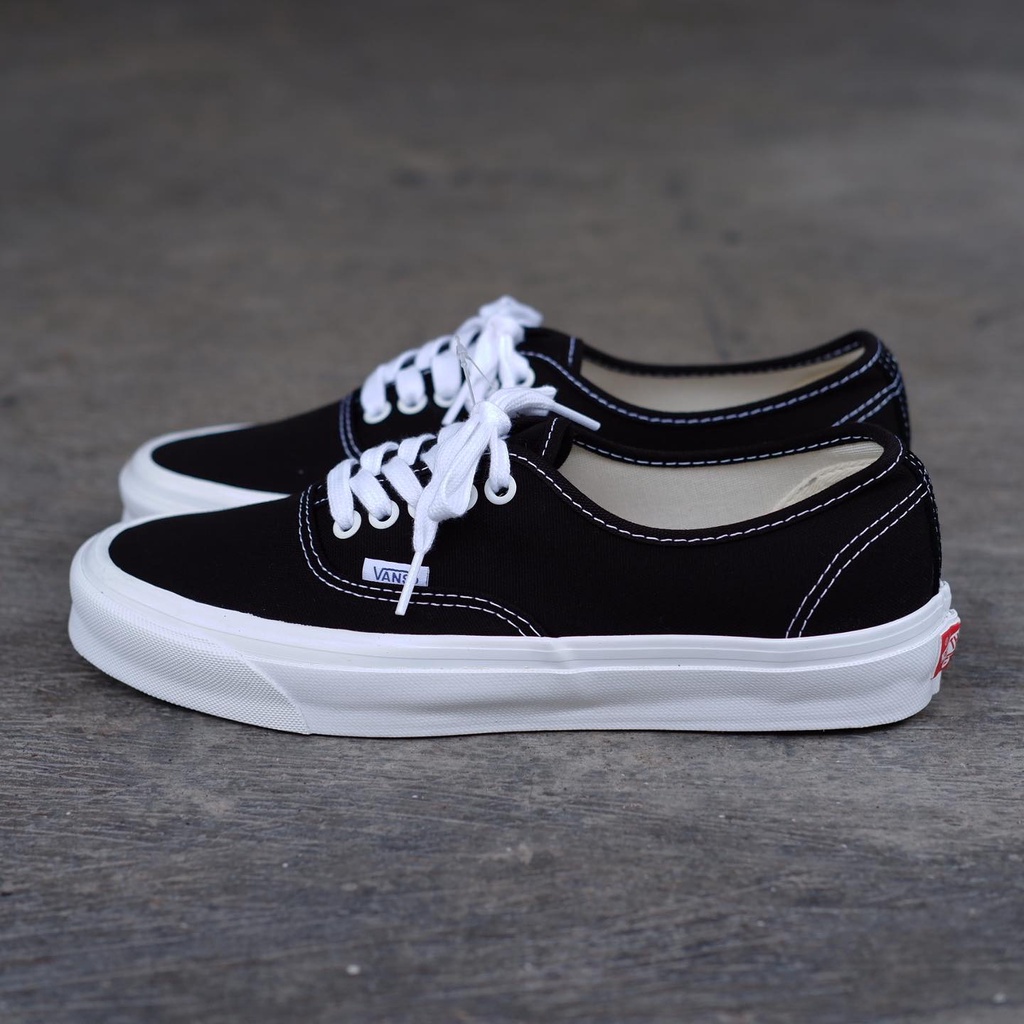Vans vault og true lx Đen / Trắng ss20