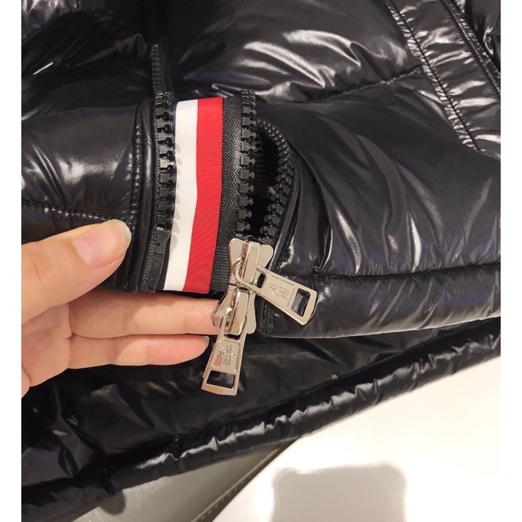 Áo khoác phao mẫu mới trẻ trung thương hiệu Moncler cao cấp