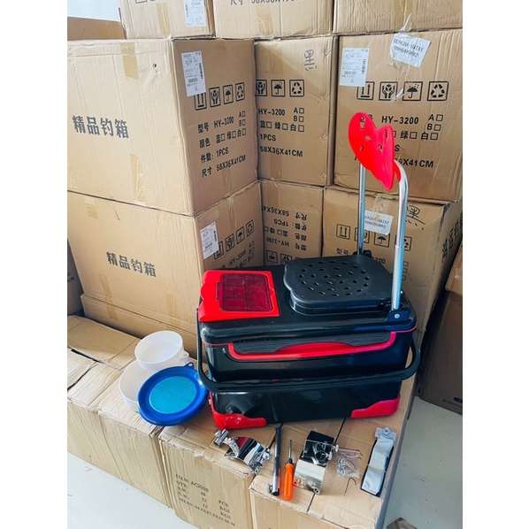 Thùng câu cá Daiwa 32l đầy đủ phụ kiện