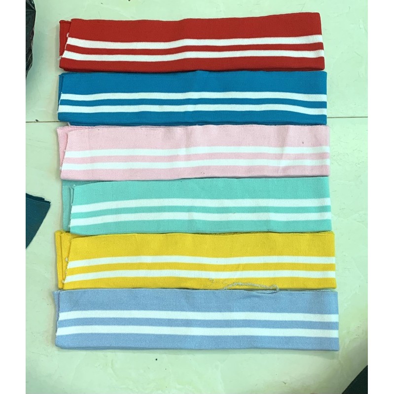 Bo lai áo khoác 2 sọc nhiều màu.