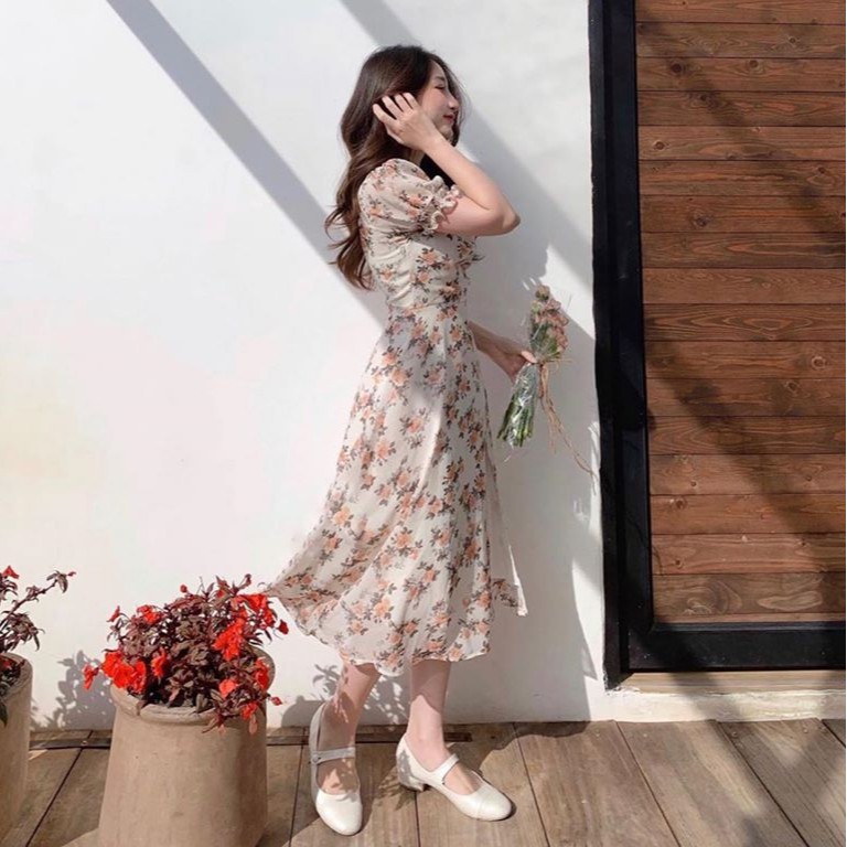 Đầm voan hoa cổ tim xẻ tà