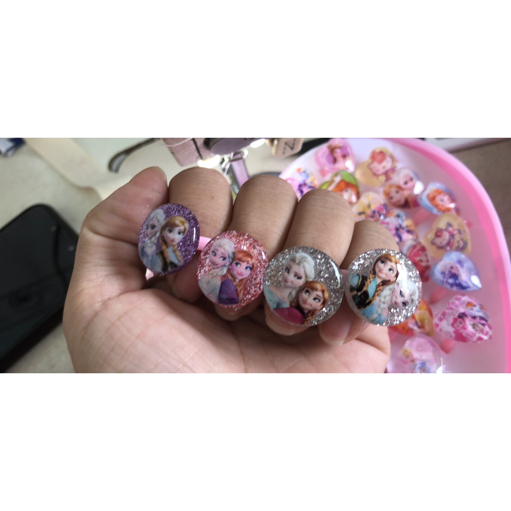 Nhẫn nhựa cho bé