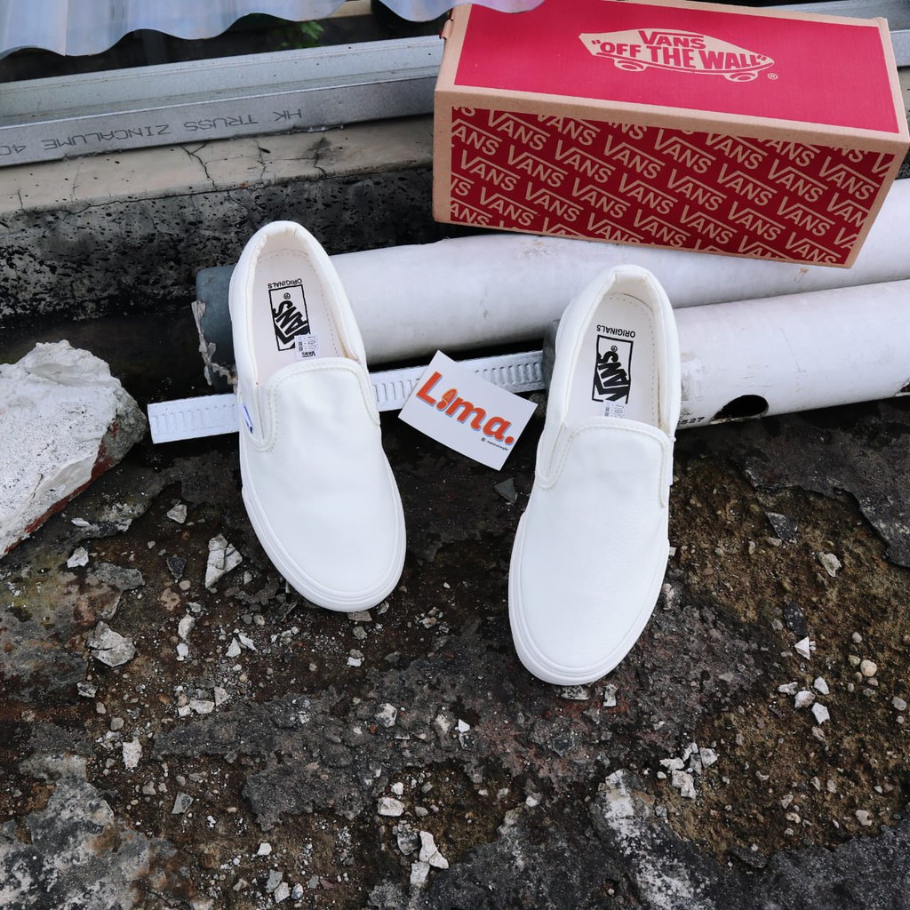 Giày Lười Màu Trắng Ngà Hiệu Vans Thời Trang