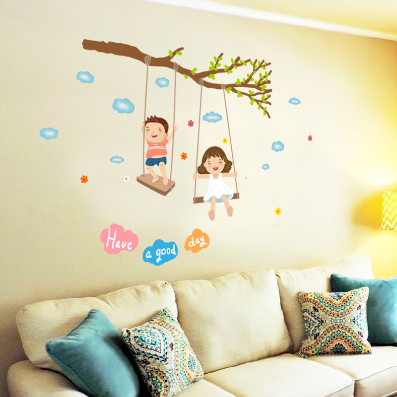 Decal mẫu các bé đánh đu trang trí nhà trẻ shop mẹ bé cửa hàng giúp bé vui tươi kích thích sáng tạo