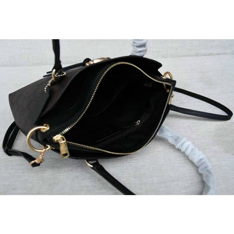 Túi xách Coát có khoá kéo dư xịn