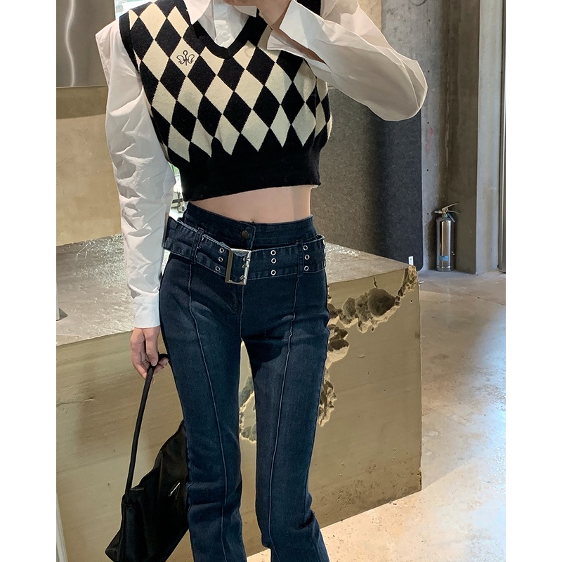 Quần jeans cạp cao có đai bản to ống đứng loe