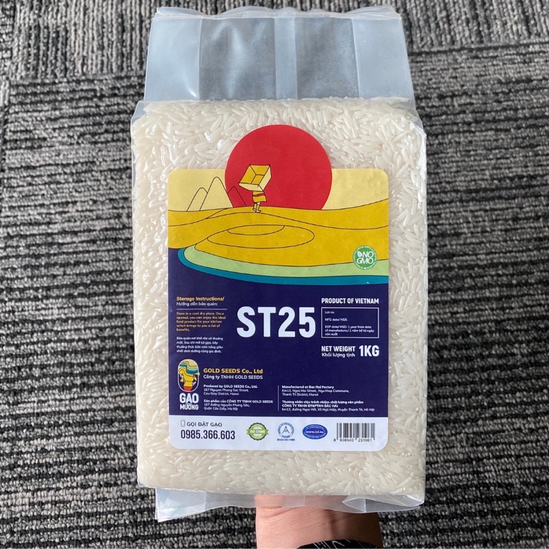 Gạo hữu cơ ST25 thơm ngon đóng gói hút chân không 1kg | BigBuy360 - bigbuy360.vn