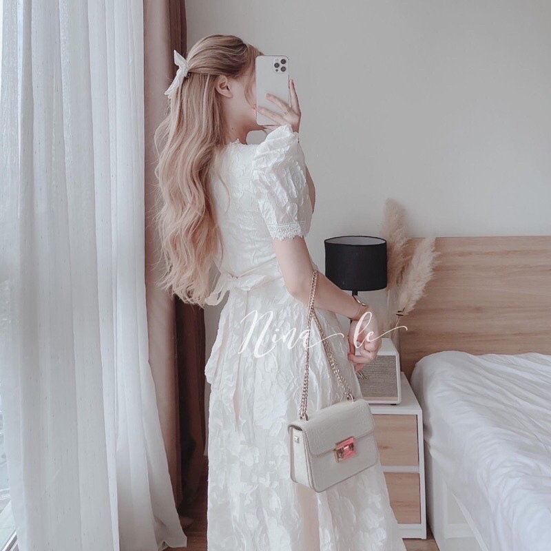 ĐẦM REN MIDI CỔ V TAY PHỒNG