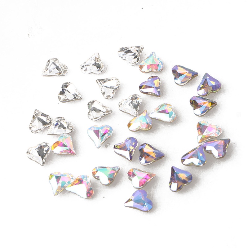 Set 10 Phụ Kiện Trang Trí Móng Tay Hình Trái Tim Đính Đá Xinh Xắn