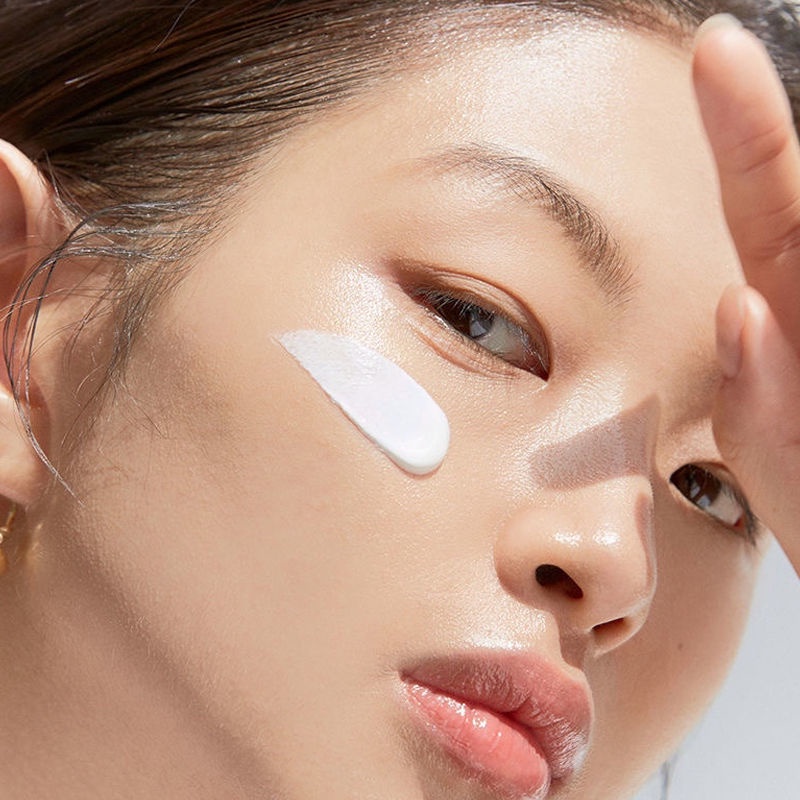 Kem Chống Nắng Kháng Nước Lâu Trôi Chống Mồ Hôi Bảo Vệ Da Khỏi Tia UV