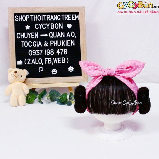 Băng Đô Turban Tóc Giả Cho Bé Gái Kèm Tóc Mái Và Tóc Búi Tròn Hai Bên -Họa Tiết Nơ Hồng Chấm Bi Siêu Xinh !