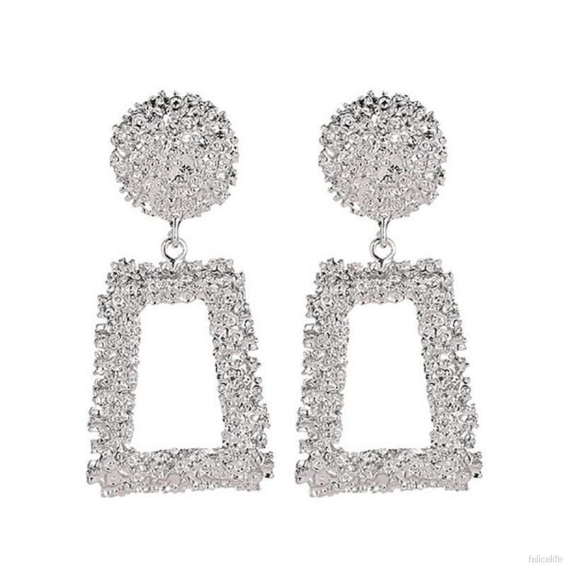 Bông tai hình thang kiểu đinh tán cho nữ