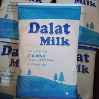 Sữa Dalat milk 220ml ít đường, thùng 48 bịch date 8/2021
