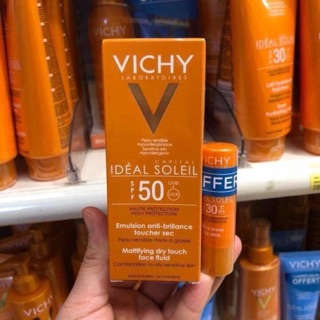 (Hàng Pháp nội địa đủ Bill) Set kem chống nắng kèm son dưỡng môi Vichy ideal soleil emulsion anti-brillance toucher sec