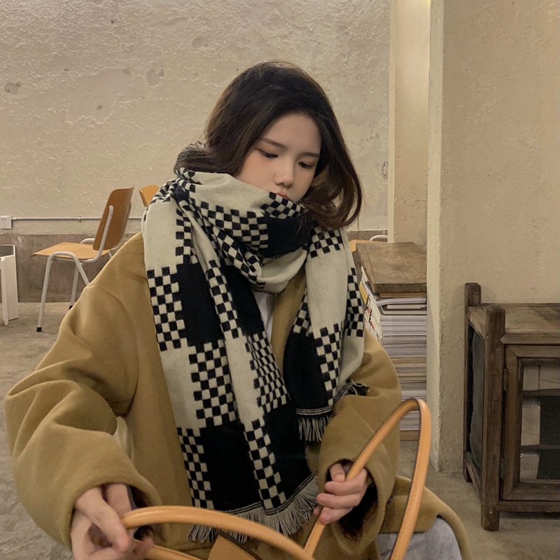 Khăn choàng cổ cashmere họa tiết caro phong cách Hàn Quốc dễ phối đồ cho nữ thời trang mùa thu đông