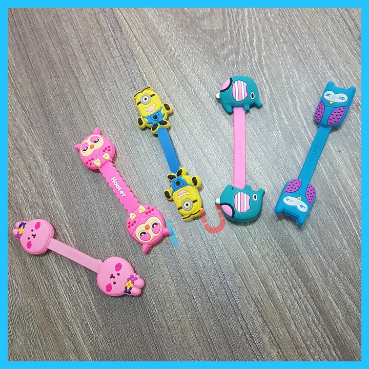 HCM - Dây kẹp gọn dây sạc tai nghe điện thoại chuột máy tính hoạt hình siêu anh hùng, vịt vàng, minion