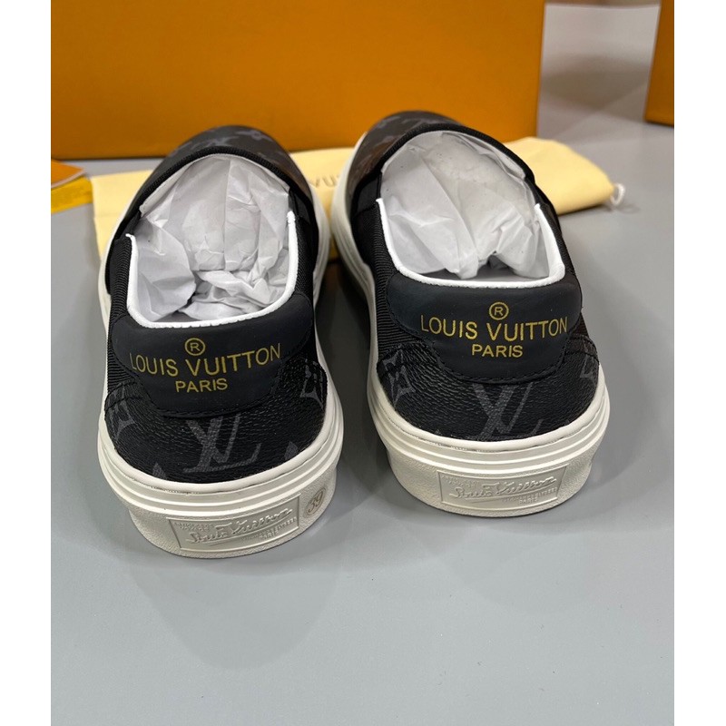 Giày slip-on nam ᒪᐯ da trơn hoạ tiết hoa đen