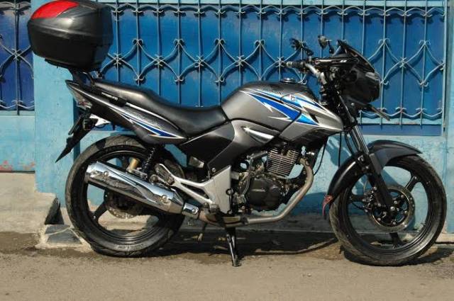 Miếng Dán Trang Trí Xe Hơi Honda Tiger Revo 2010 Màu Bạc / Xanh