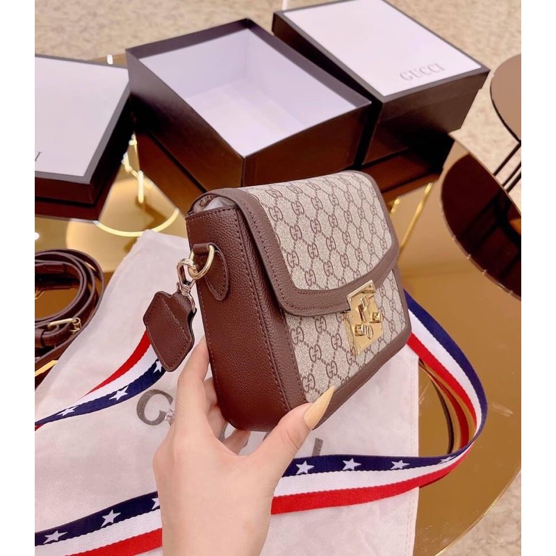[MẪU MỚI MỖI NGÀY] Tui Gc hai dây cờ mỹ hot hit khoá bóp nha chuẩn hàng đep tag hãng ah (size 22, có video quay sẵn) | BigBuy360 - bigbuy360.vn
