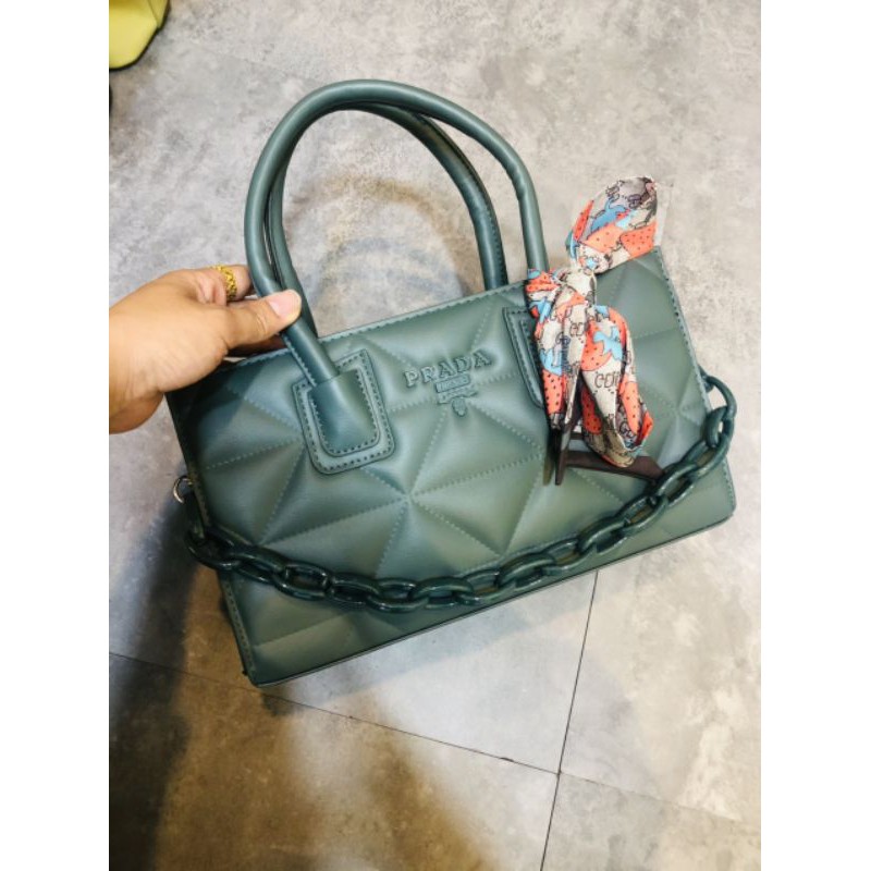 Túi pra.da công sở