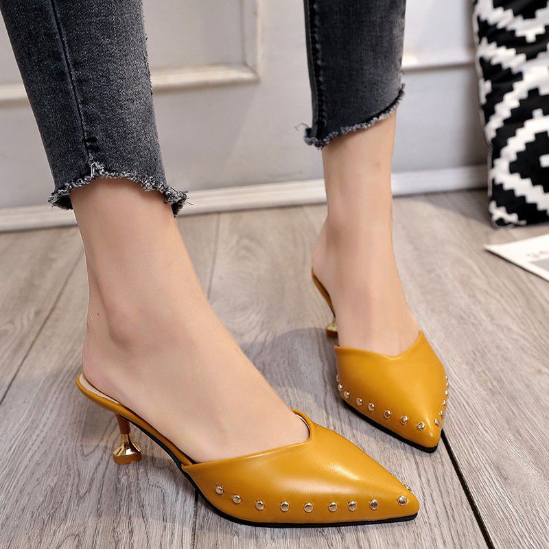 Giày sandal nữ mũi nhọn đính đinh tán gợi cảm