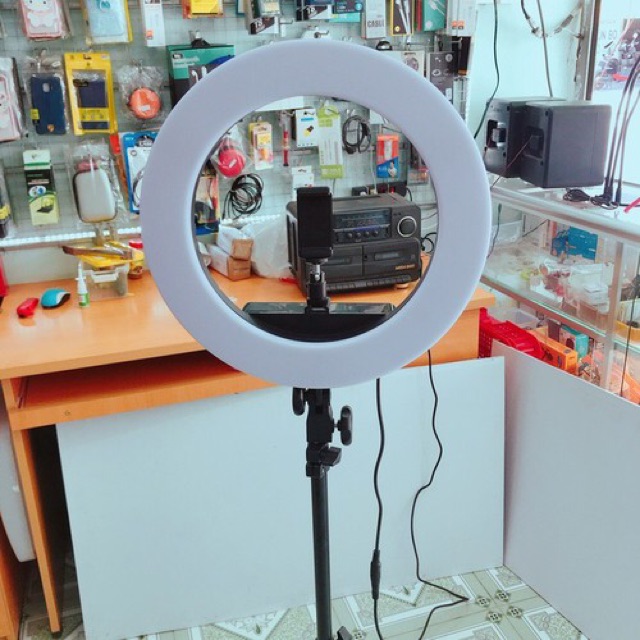 Đèn led livestream makeup size lớn 36cm bảng dẹp kèm chân thép cao