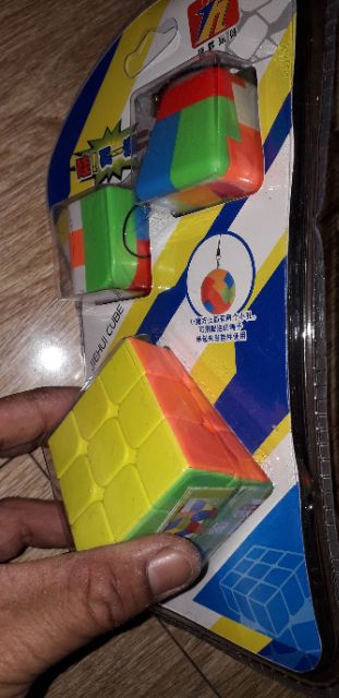 Sét 3 cục rubik 3x3 xoay trơn kèm móc khóa rất đẹp