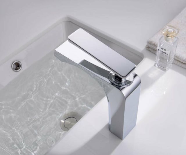 Lavabo PIENO P1101-1 nóng lạnh 1 chân
