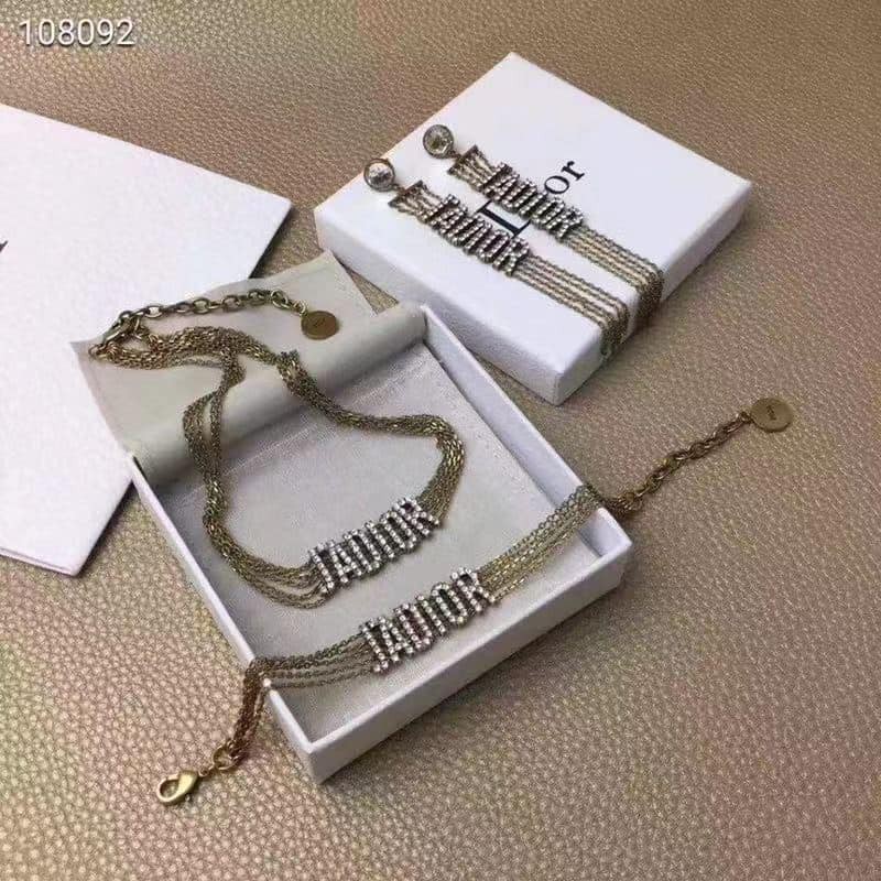 Chocker vòng cổ đá Jado.ir kèm vòng tay bông tai VTT789 | BigBuy360 - bigbuy360.vn