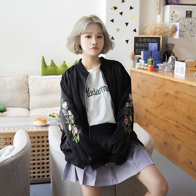 [NGODT1120 - giảm thêm 15k]  Áo khoác bomber thêu hoa size M, đen | BigBuy360 - bigbuy360.vn